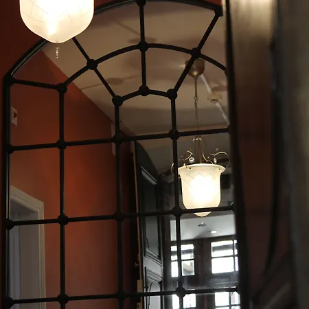 Ξενοδοχείο Raymond Vii 3*