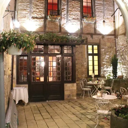 Raymond Vii Hotel 3*