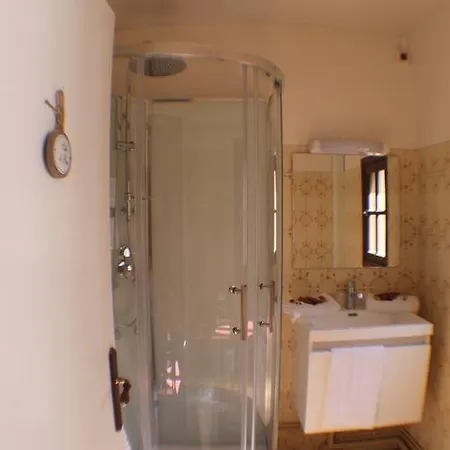 Hotel Raymond Vii 3*