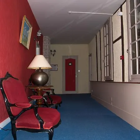 Hotel Raymond Vii 3*